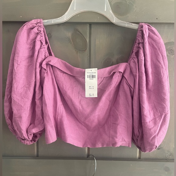 Abercrombie & Fitch
Cropped top and wide leg pant set
Size M top 
Size 12s pant - Picture 3 of 8